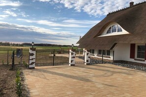 Property grounds - Holiday home in Mellnitz with swimming pool (Mellnitz)
