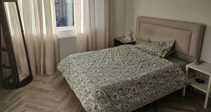 Room-ensuite Room to Lett