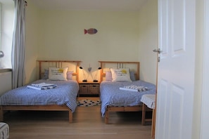 Desk, iron/ironing board, free WiFi - "House at Brockeswald" (Cuxhaven)