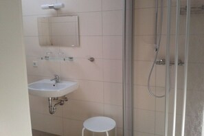 Bathroom - Holiday apartment with 1 bedroom (Schwerin)
