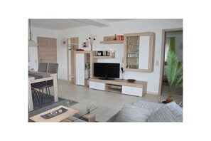 Smart TV, DVD player, ping pong, books - Holiday apartment with 1 bedroom (Hopferau)
