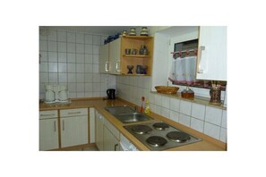 Fridge, microwave, oven, stovetop - Holiday home in Sebnitz with Wi-Fi (sebnitz)