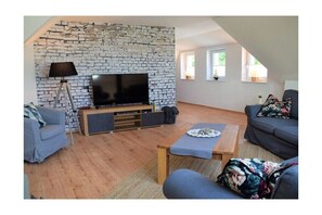 Smart TV, DVD player, books, stereo - Holiday apartment with 1 bedroom (Gelting)