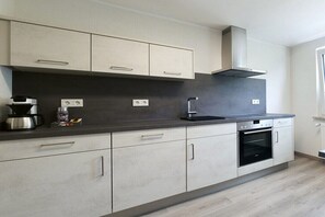 Coffee/tea maker, fridge, microwave, oven - Holiday apartment with 1 bedroom (Bullay)