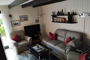 Smart-TV, DVD-Player, Bücher