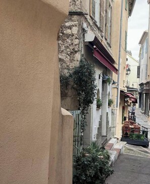 Miscellaneous - 16514416 LIONS La Croisette, just a stone's throw away (Cannes)
