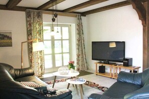 Living area - "At Schmidt's" in front (Kirchlinteln)