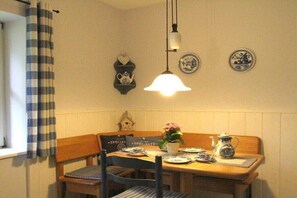 Dining - "At Schmidt's" in front (Kirchlinteln)