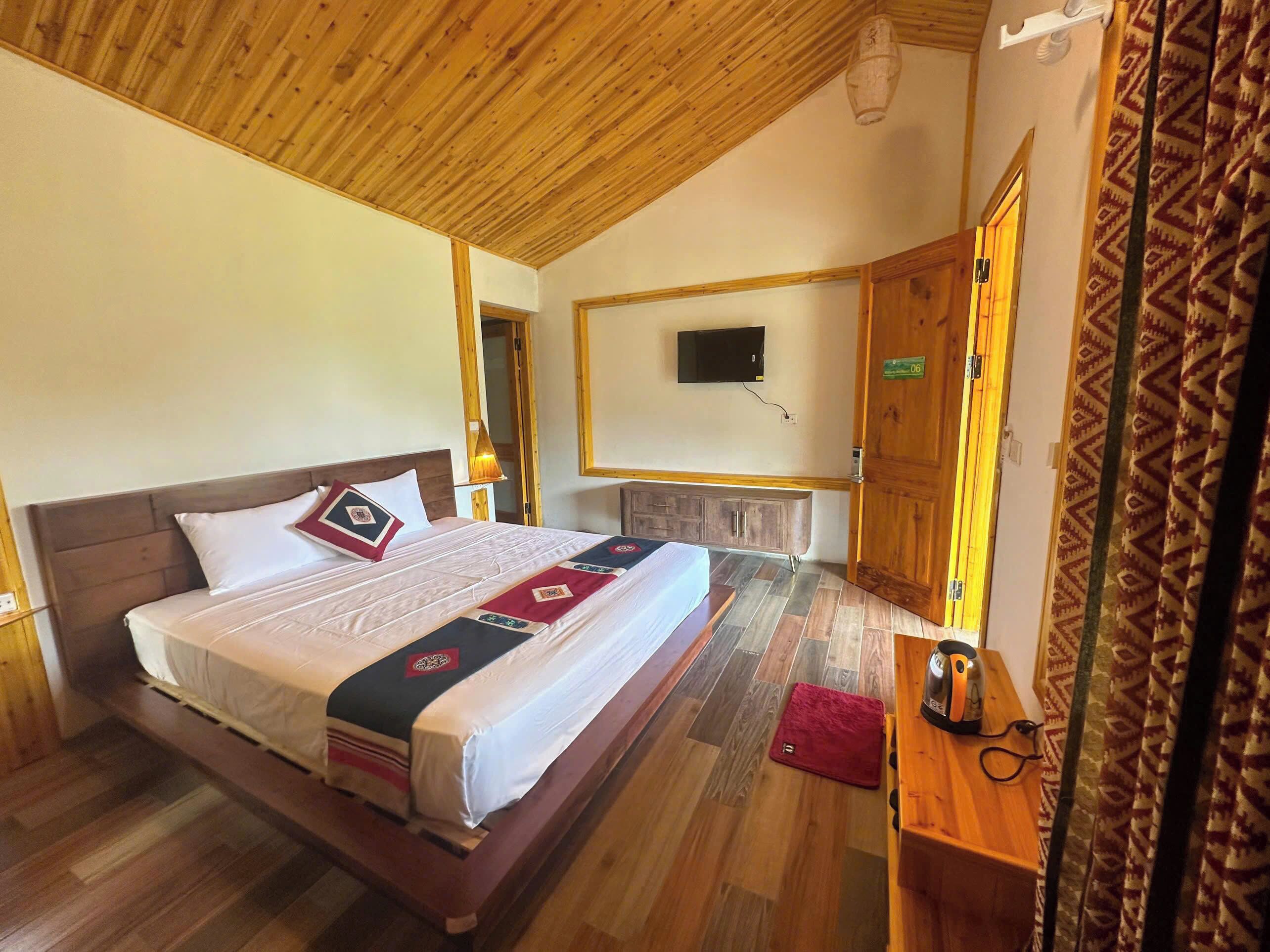 In-room safe, blackout drapes, soundproofing, iron/ironing board
