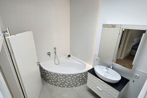 Bathroom - Holiday apartment with 1 bedroom (Werder)