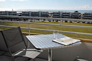 Outdoor dining - South beach on Fehmarn (Fehrmarn (Burgtiefe))