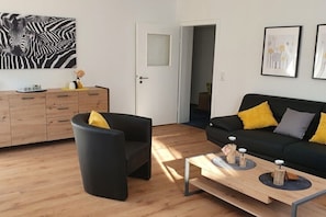 Smart-TV, DVD-Player, Bücher