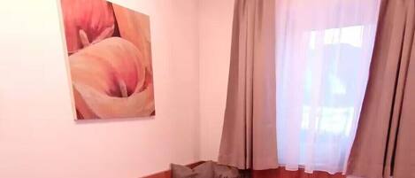 Wifi gratis y ropa de cama