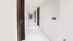 Deluxe Double Room, Balcony, City View | Interior - RAAYARA SUITE  (Bengaluru)