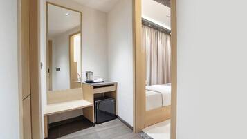 Deluxe Double Room, Balcony, City View | Soundproofing, iron/ironing board (on request), free WiFi