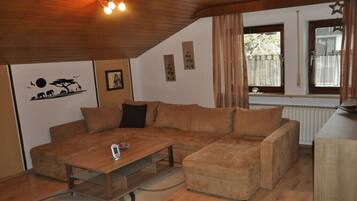 Smart-TV, DVD-Player, Stereoanlage