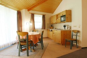 Dining - in the Canadian beach bungalow (Seebad Ahlbeck)