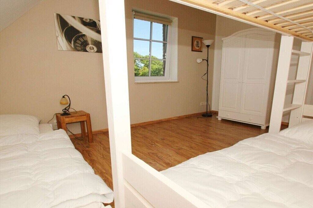 3 bedrooms, iron/ironing board, free WiFi