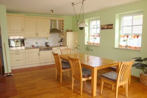 Dining - Odin in a semi-detached house (Wiek auf Ruegen)