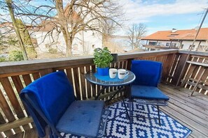Outdoor dining - Holiday apartment with 2 bedrooms (Seeshaupt)