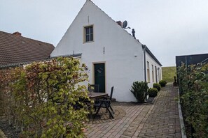 Outdoor dining - Holiday home with 1 bedroom (Greetsiel)