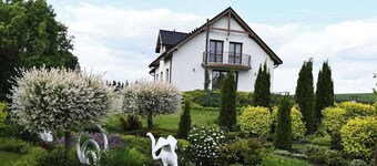 Soothing 5-bedroom house in Kochoń perfect for relaxing stays