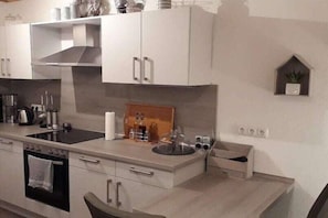 Kühlschrank, Ofen, Herdplatte, Geschirrspüler