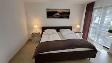 Iron/ironing board, free WiFi, bed sheets