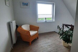 Smart TV, books - Holiday apartment with 2 bedrooms (Borkum)