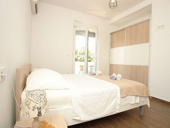 Apartment - Pansion Jurko - Superior Double Room With Balcony and Sea View (Pag)