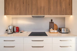 Private kitchen - The Lookout | Tekapo Lake Views | Sleeps 6 (Lake Tekapo)