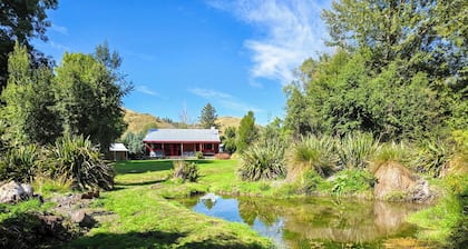 Wildwood Cottage | Cozy 2BR Secluded Stay