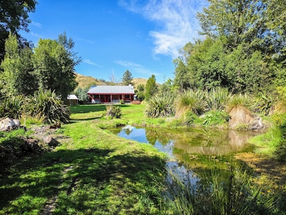 Wildwood Cottage | Cozy 2BR Secluded Stay