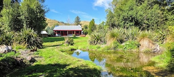 Wildwood Cottage | Cozy 2BR Secluded Stay