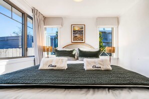 3 habitaciones, tabla de planchar con plancha, wifi y ropa de cama 