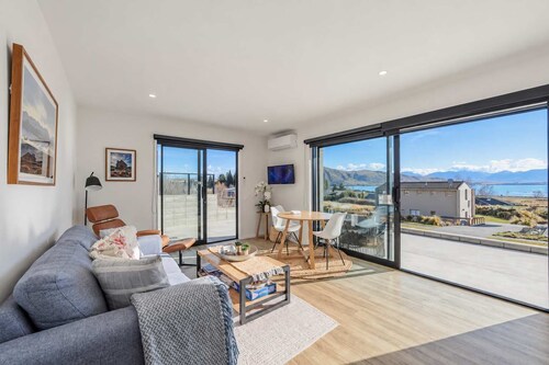 The Nook | Lake Views + Private Patio | Tekapo