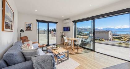 The Nook | Lake Views + Private Patio | Tekapo
