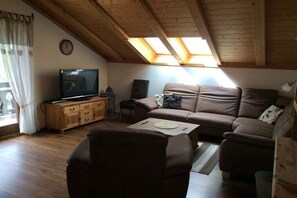 Living area - Holiday apartment with 1 bedroom (Eschenlohe)