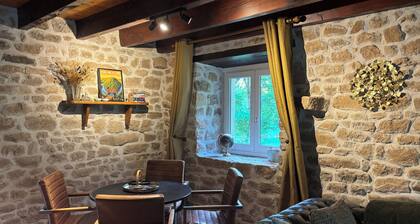 Le Gîte de Couturas – Jardin clôturé et piscine partagée en Corrèze