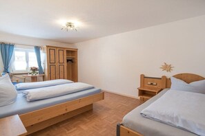Reisekinderbett, kostenloses WLAN, Bettwäsche