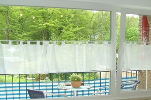 Outdoor dining - Holiday apartment with 1 bedroom (Bergisch Gladbach)