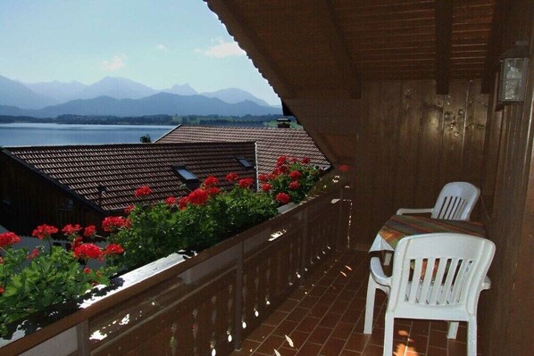 Property grounds - Cellar - Castle view (Hopfen am See)