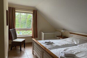 Reisekinderbett, kostenloses WLAN, Bettwäsche