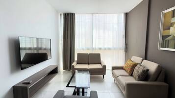Comfort Apartment, City View | Living area