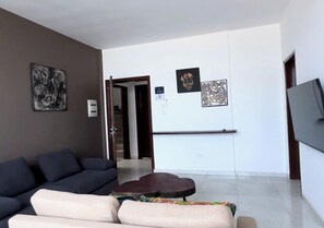Apartamento familiar, vistas a la ciudad | Interior