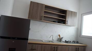 Family Condo, City View | Private kitchen