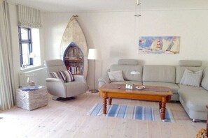 Smart TV, fireplace, DVD player, books - Holiday home with 2 bedrooms (Heiligenhafen)