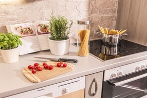 Coffee/tea maker, fridge, oven, stovetop - Holiday apartment with 2 bedrooms (Jungholz)