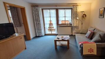 Smart-TV, DVD-Player, Stereoanlage