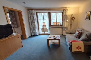 Smart-TV, DVD-Player, Stereoanlage
